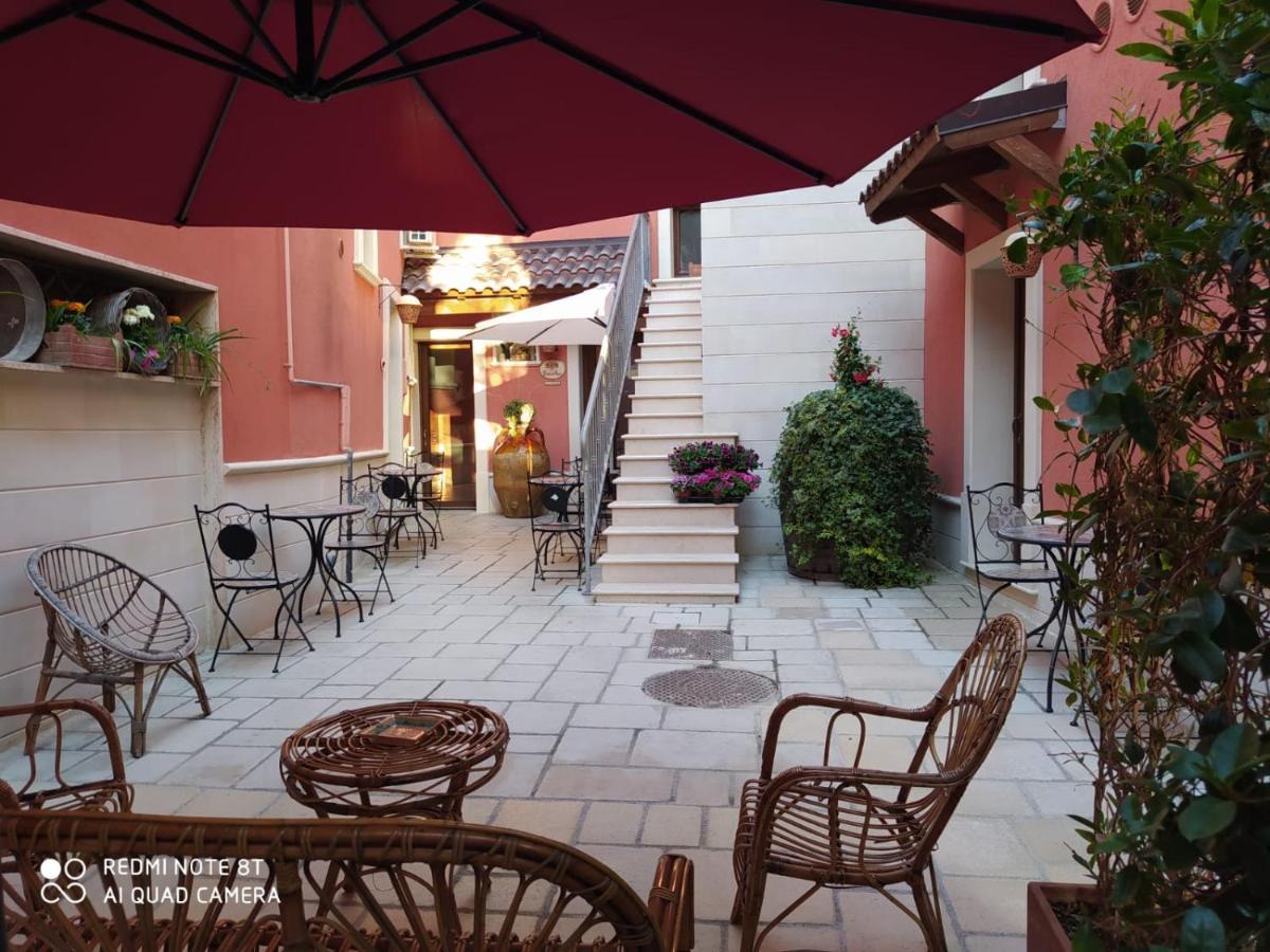 B&B Corte Dei Figuli San Pietro in Lama Exterior photo